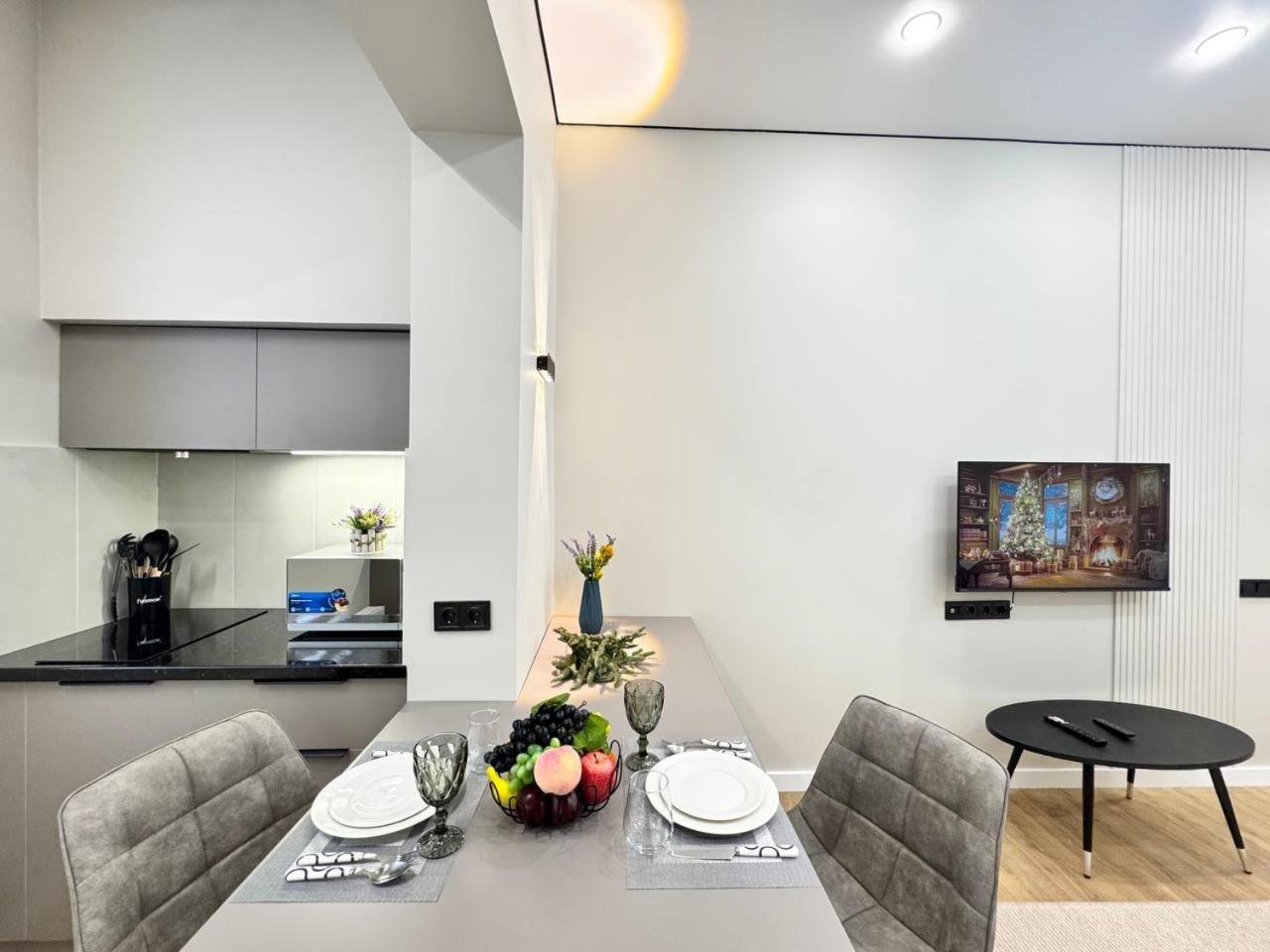 Apartment 2 Apartment, жк комфорт сити, Flat 132 *