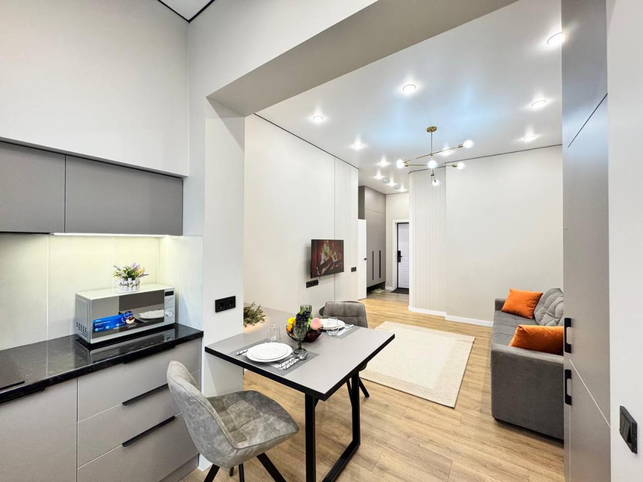 Apartment 2 Apartment, жк комфорт сити, Flat 132
